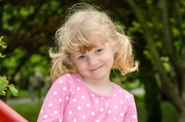 Girl smiling — Stock Photo, Image