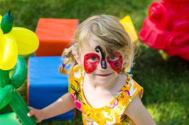 Çocuk yüz boyama ile