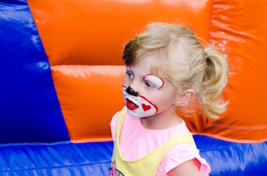 Çocuk yüz boyama ile