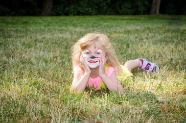 Çocuk yüz boyama ile