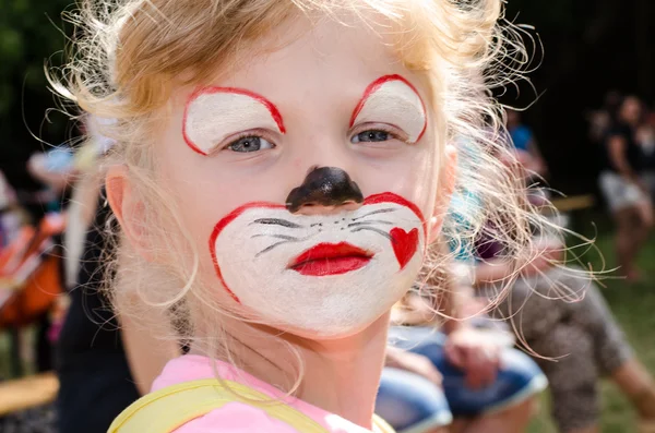 Dítě s malování na obličej — Stock fotografie