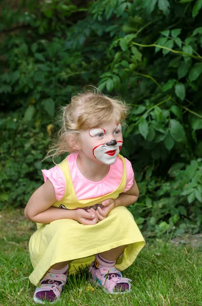 Niño con pintura facial —  Fotos de Stock
