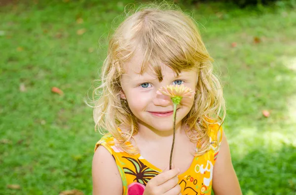 Beautiful blond girl — Stock Photo, Image