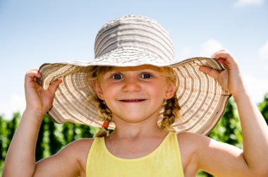 güzel çocuk şapkası