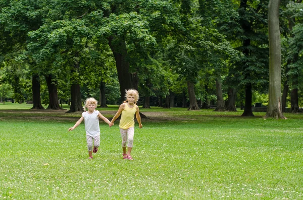Two girls in park — Stock Photo, Image