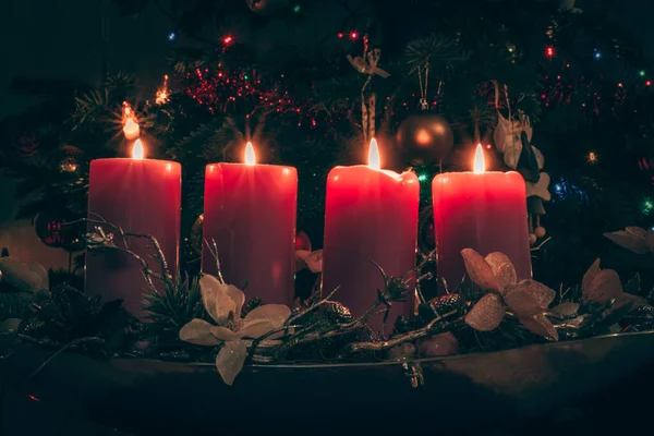 Fialové Adventní Svíčky Vánoční Pozadí — Stock fotografie