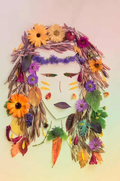 Cara Mujer India Con Pelo Morado Hecho Hojas Coloridas Flores —  Fotos de Stock