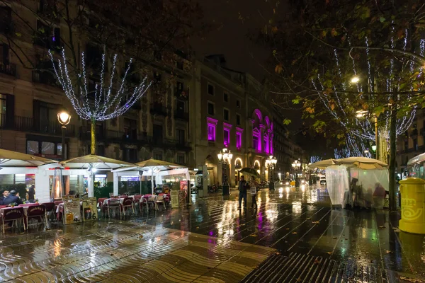 Desember, Барселона, бульвару Лас-Рамблас, дощ — стокове фото