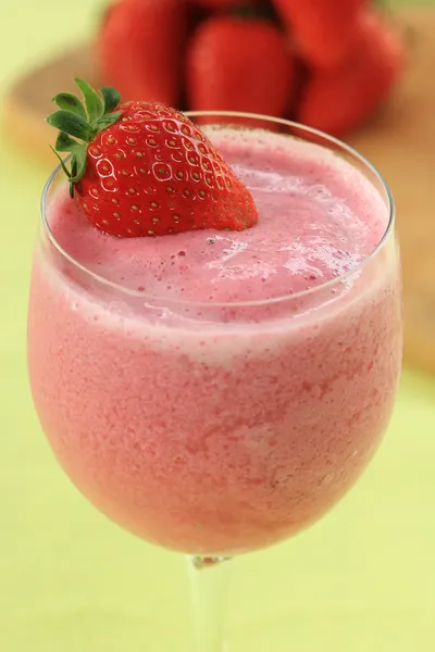 Smoothie de morango refrescante — Fotografia de Stock