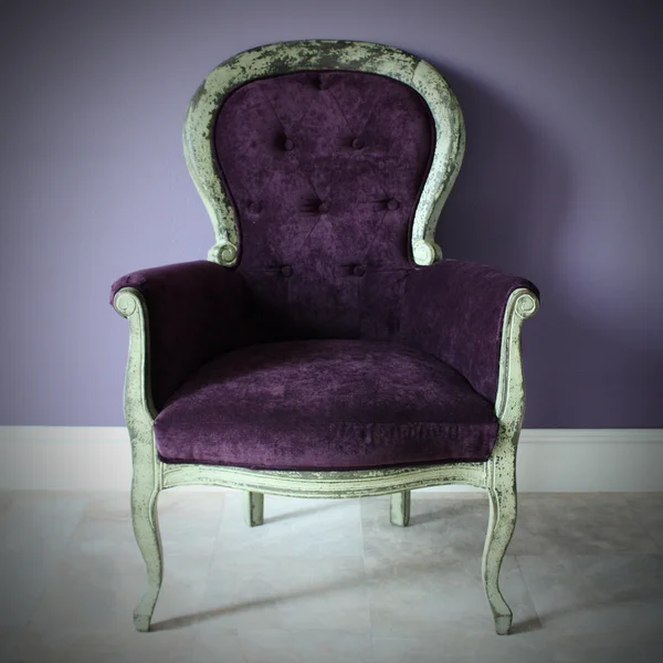 The retro purple chair — Stock Photo, Image
