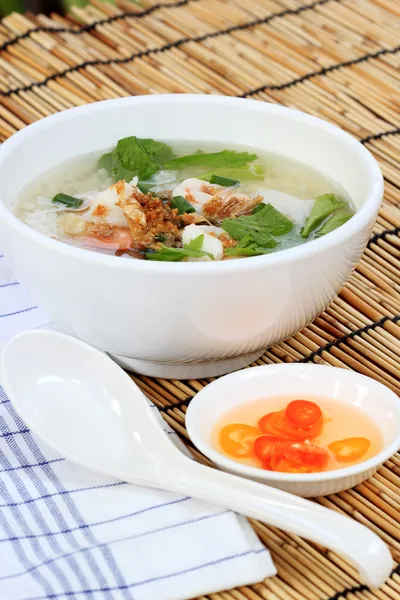 Arroz cocido tailandés con camarones —  Fotos de Stock