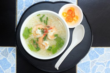 karides ile haşlanmış pirinç