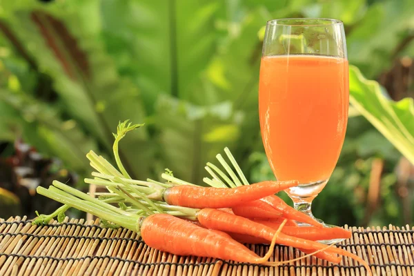 Glass of fresh carrot juice — Stock Photo, Image