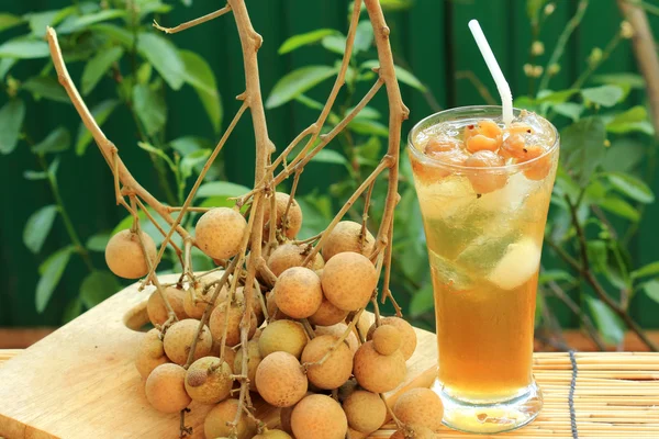 Longan suyu soğuk su — Stok fotoğraf