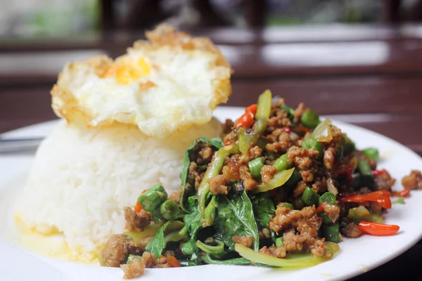 Stir goreng daging babi cincang dan cabai — Stok Foto