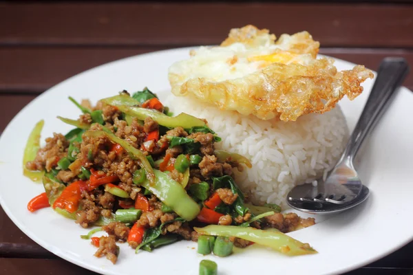 Stir goreng daging babi cincang dan cabai — Stok Foto