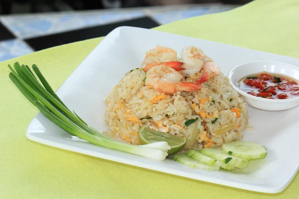 Revuelva el arroz frito con camarones — Foto de Stock