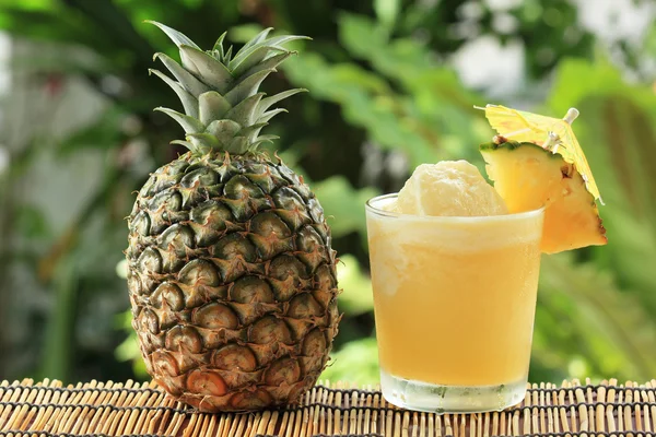 Ananas smoothie — Stockfoto