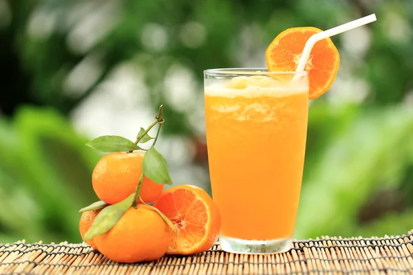 Gruppe von Orange und Orange Smoothie — Stockfoto