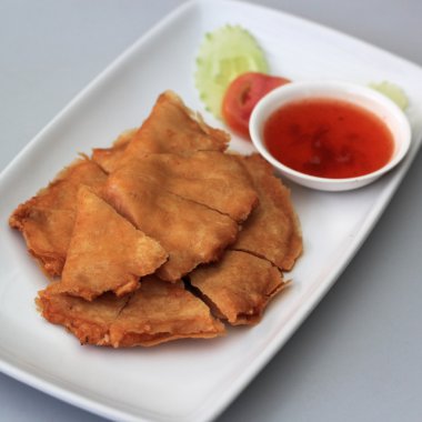 derin yağda kızartılmış karides acılı chili sos ile şekil Döşe