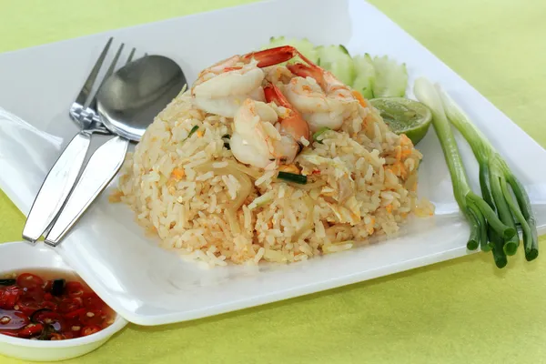 Revuelva el arroz frito con camarones — Foto de Stock