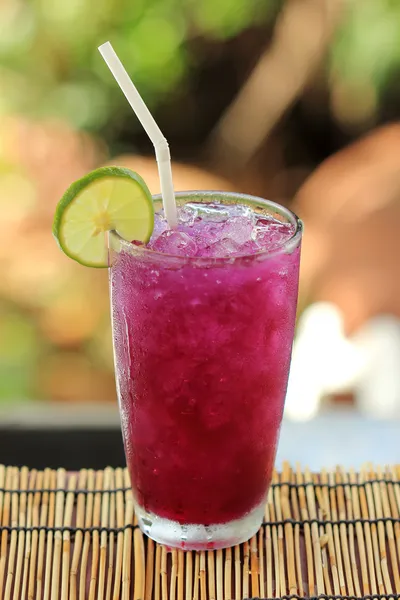 Butterfly pea juice with Lime for drink — Stock Photo, Image