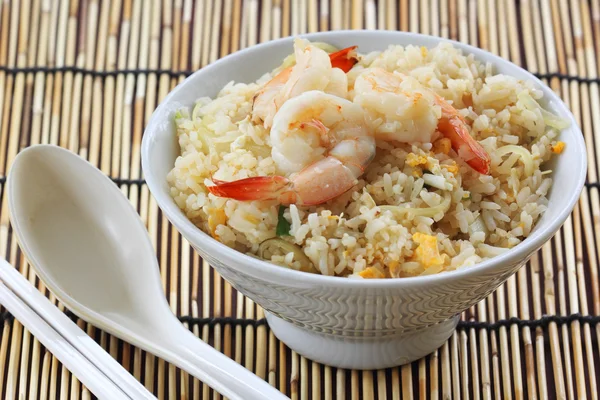 Revuelva el arroz frito con camarones —  Fotos de Stock