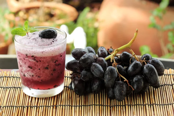 Grape smoothie — Stock Photo, Image