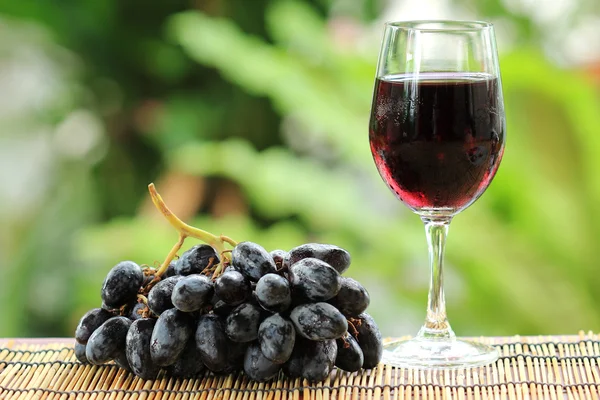 Blue grape fruit juice and Grape Fruit — Stock Photo, Image