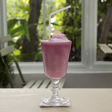 Gül lychee smoothies