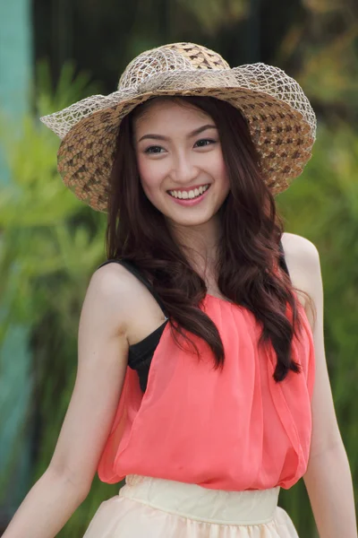 Schön asiatische Mädchen smilling — Stockfoto