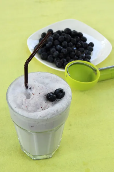 Batido de leche de arándano —  Fotos de Stock