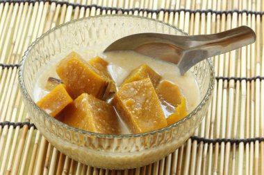 Hindistan cevizi sütü kabak