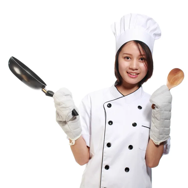Menina bonita jovem e feliz preparando o almoço — Fotografia de Stock