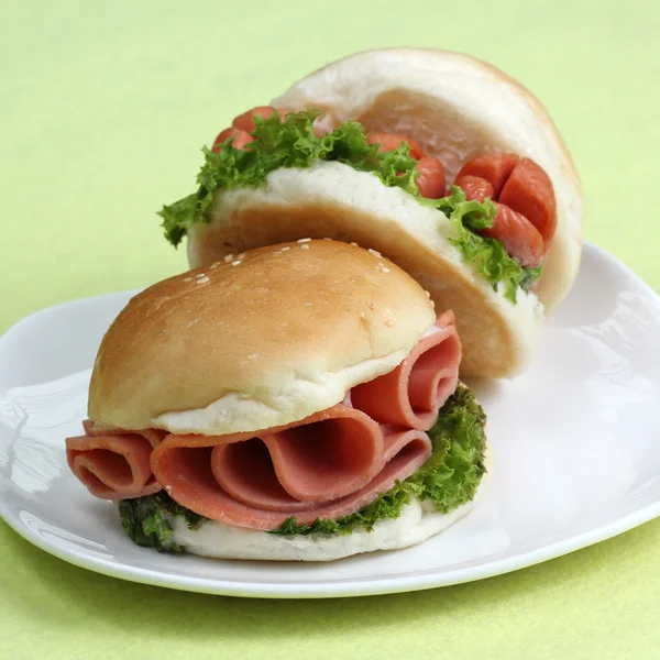 Frischer Hamburger — Stockfoto