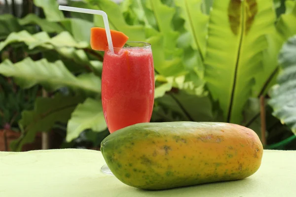 Papaya smoothies — Stock Photo, Image