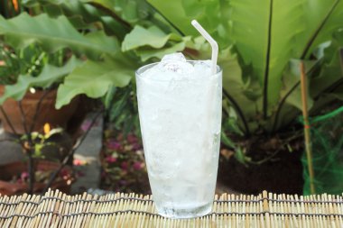 serinletici buzlu cam