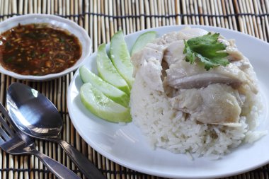 tabakta tavuk pilav ile Buhar