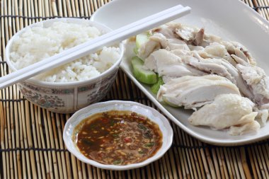 Buhar tavuk pilav ile