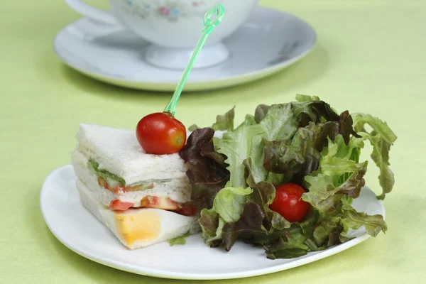 Panino sul piatto — Foto Stock