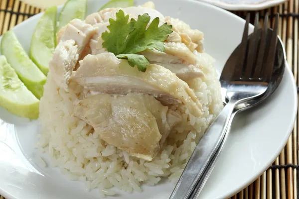 Pollo al vapor con arroz —  Fotos de Stock