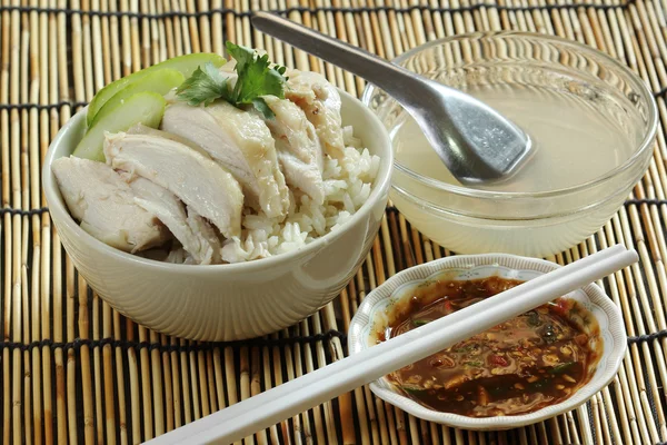 Stoom kip met rijst — Stockfoto