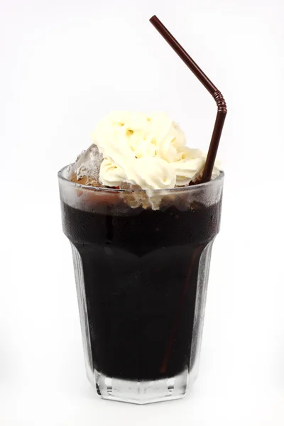 Tapa de café negro de hielo estilo tailandés con crema batida —  Fotos de Stock