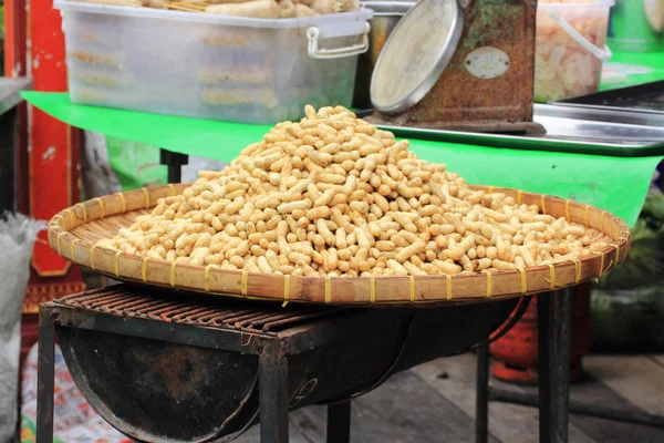 Boiled peanuts on basket — Stock Photo, Image