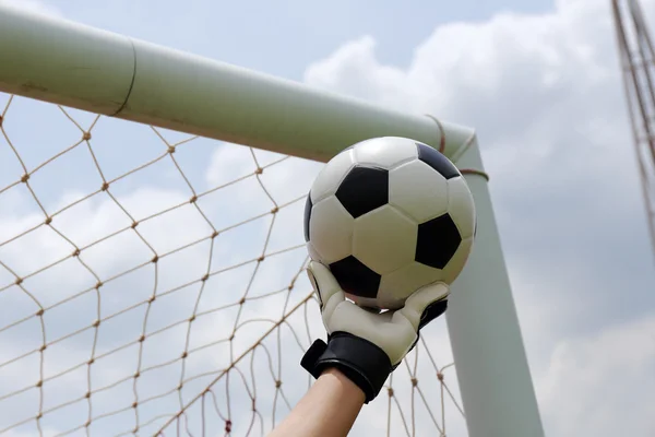 Chegando para a bola de pé — Fotografia de Stock