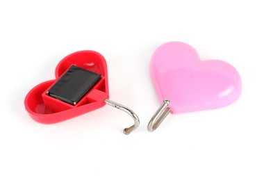 pembe ve kırmızı mıknatıslar Kalpler