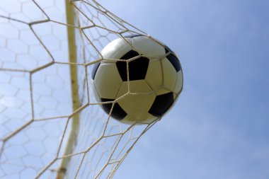 Futbol ayak topu kalede net