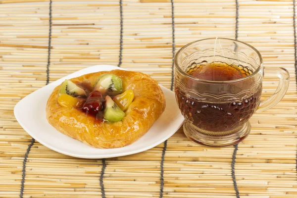 Fruit danish bread with Hot Tea — Stock Photo, Image