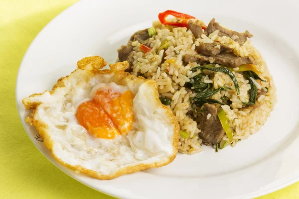 Fried rice with beef chili and basil — Stock Photo, Image