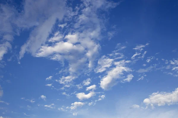 Moln med blå himmel — Stockfoto